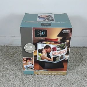 NIB Sarah Peyton Recolving Photo Cube